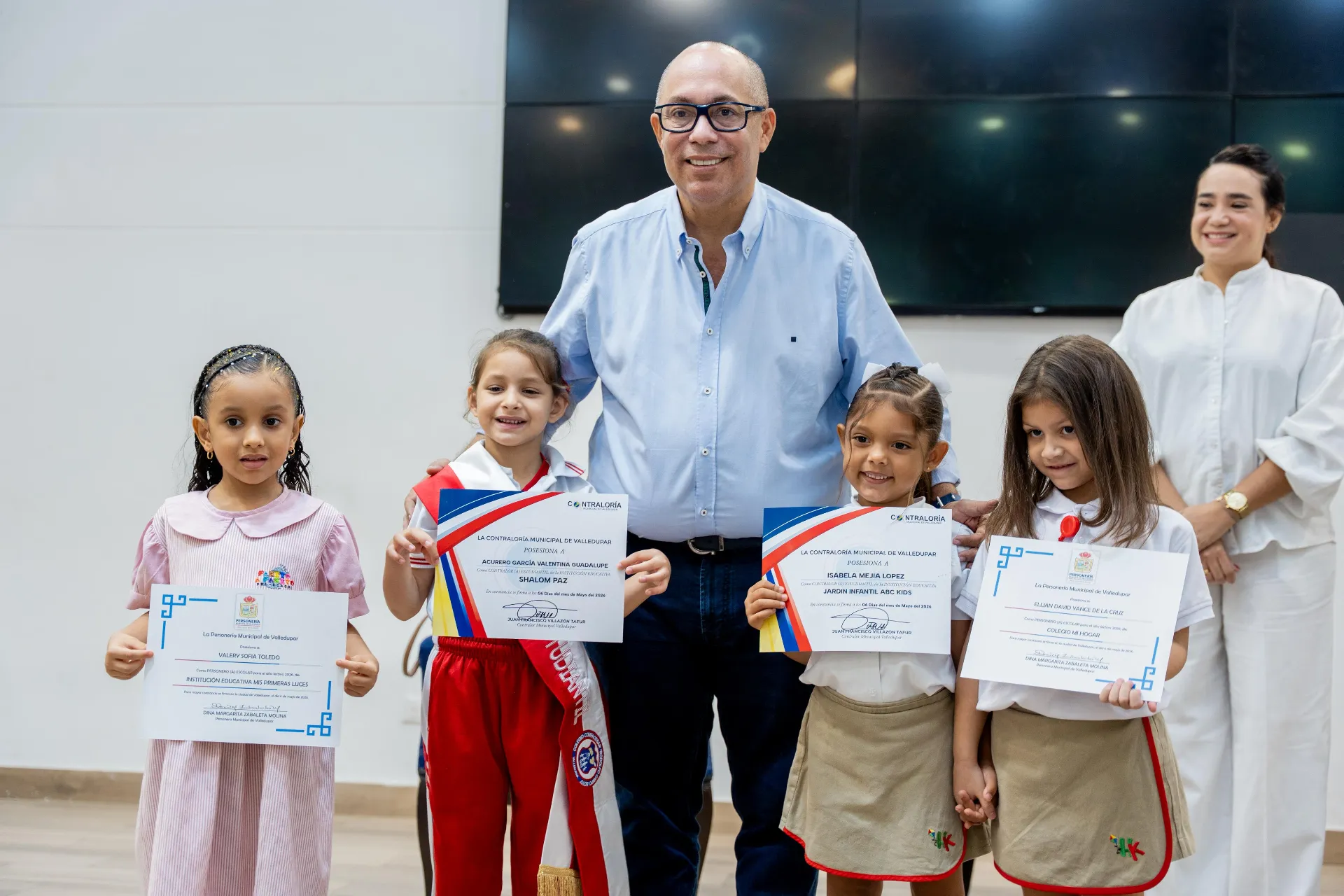 POSESIONAN 320 nuevos personeros y contralores estudiantiles en Valledupar.