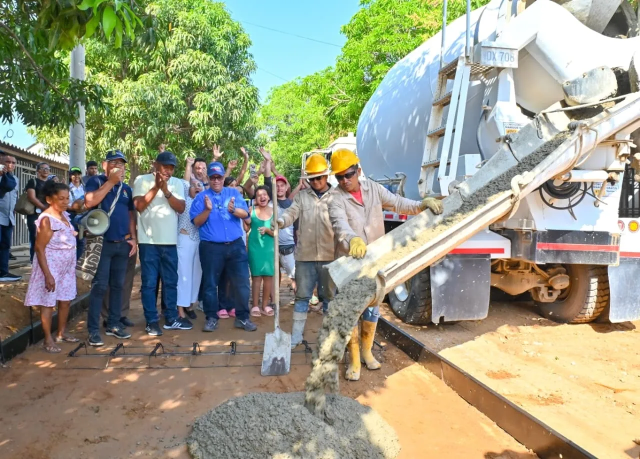 Inicia la pavimentación de 800 metros en el barrio Mareigua, Valledupar.