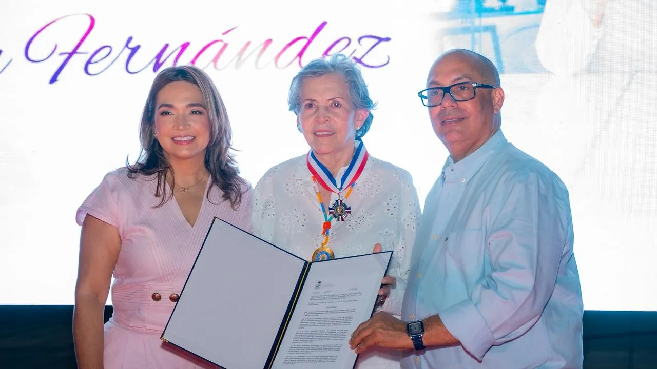 Reconoció Alcaldía de Valledupar a Rita Fernández Padilla.