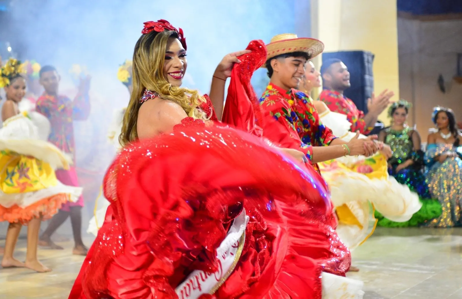 CORONAN a la Reina LGTBIQ+ del Carnaval de Valledupar 2026.